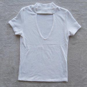 all white Aritzia Wilfred Free Robillard V-neck choker keyhole cut-out tshirt
